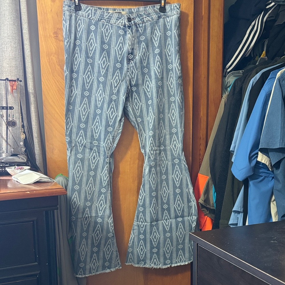 Patterned Blue Flare Jeans